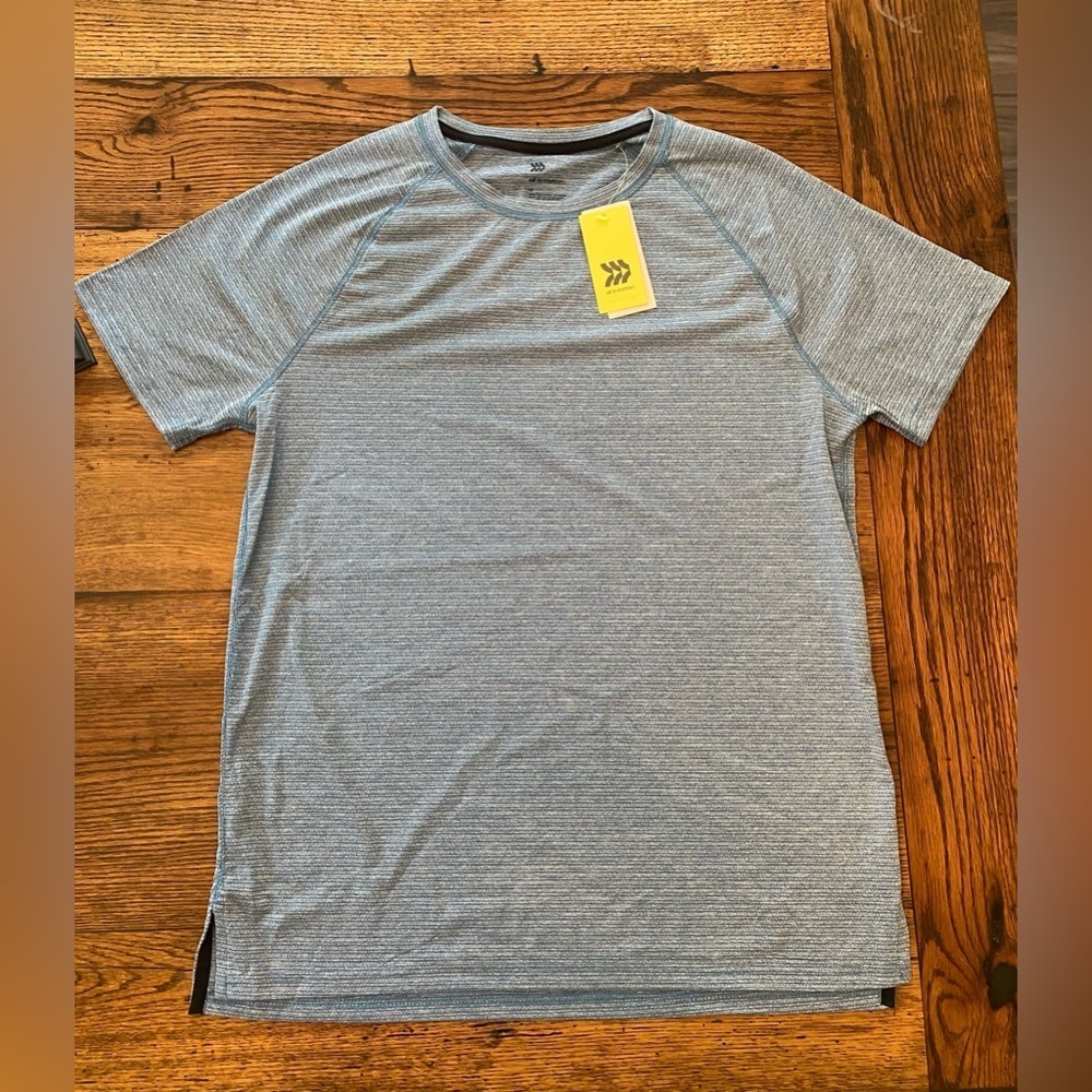 NWT All in Motion Men's Novelty T-Shirt Size Medium Light Blue - Picture 2 of 3